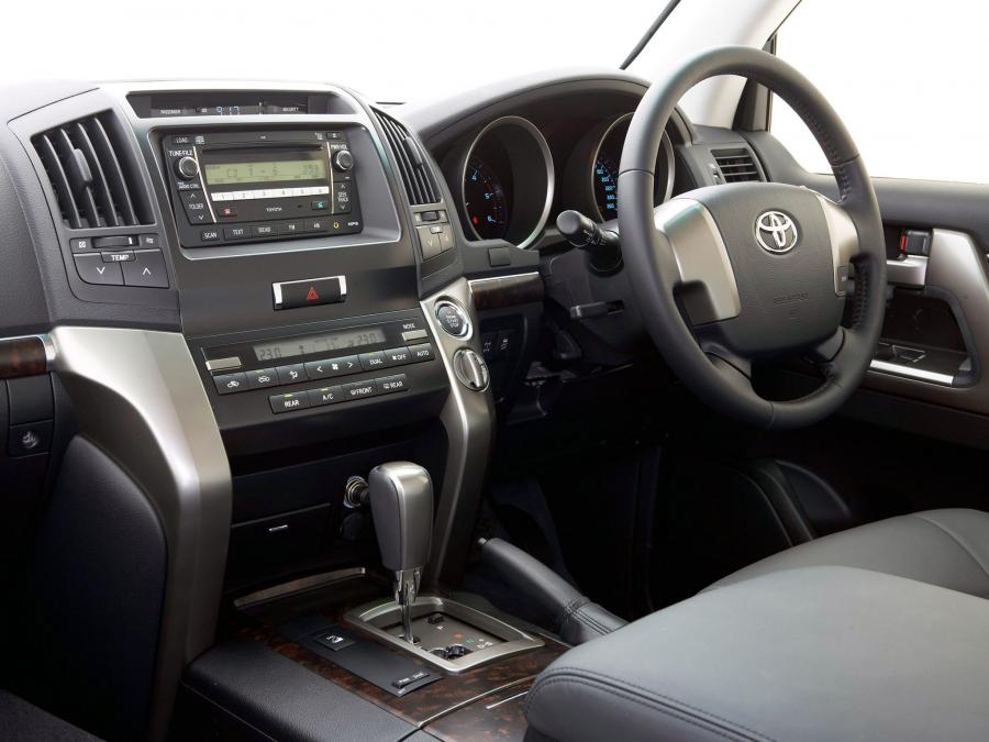  Toyota Land Cruiser 200 VX 2007 года  (AU) (фото 4 из 9)